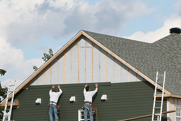Professional Siding technician working in Mansfield, OH